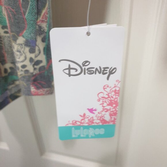 LuLaRoe Disney Randy M Women Raglan Top With Cruella Print Dalmatians 3/4 Sleeve - Picture 4 of 6